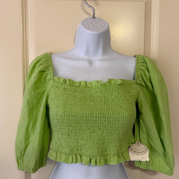 Altar'd State Tops - Altar'd State Smocked Crop Top w/Puff Sleeves size Large